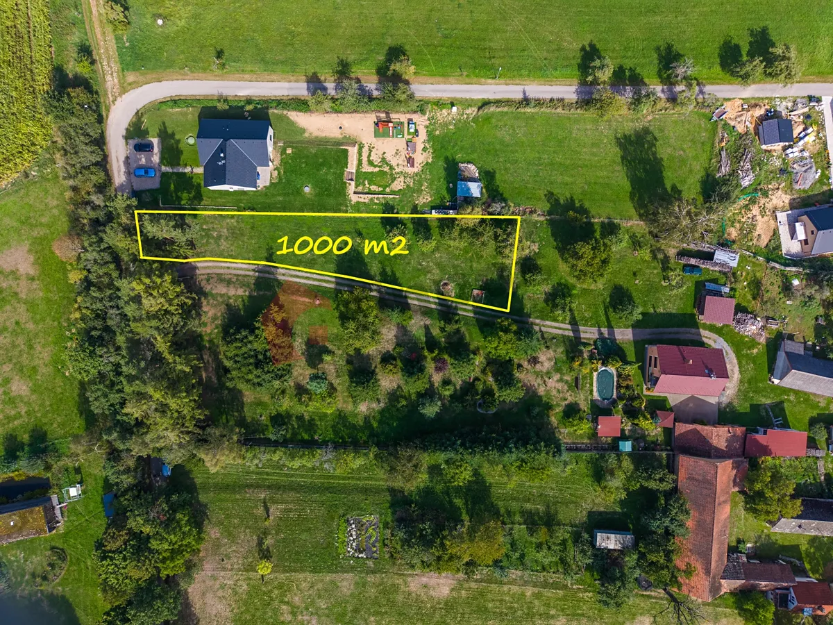 Prodej stavebního pozemku 1000 m²